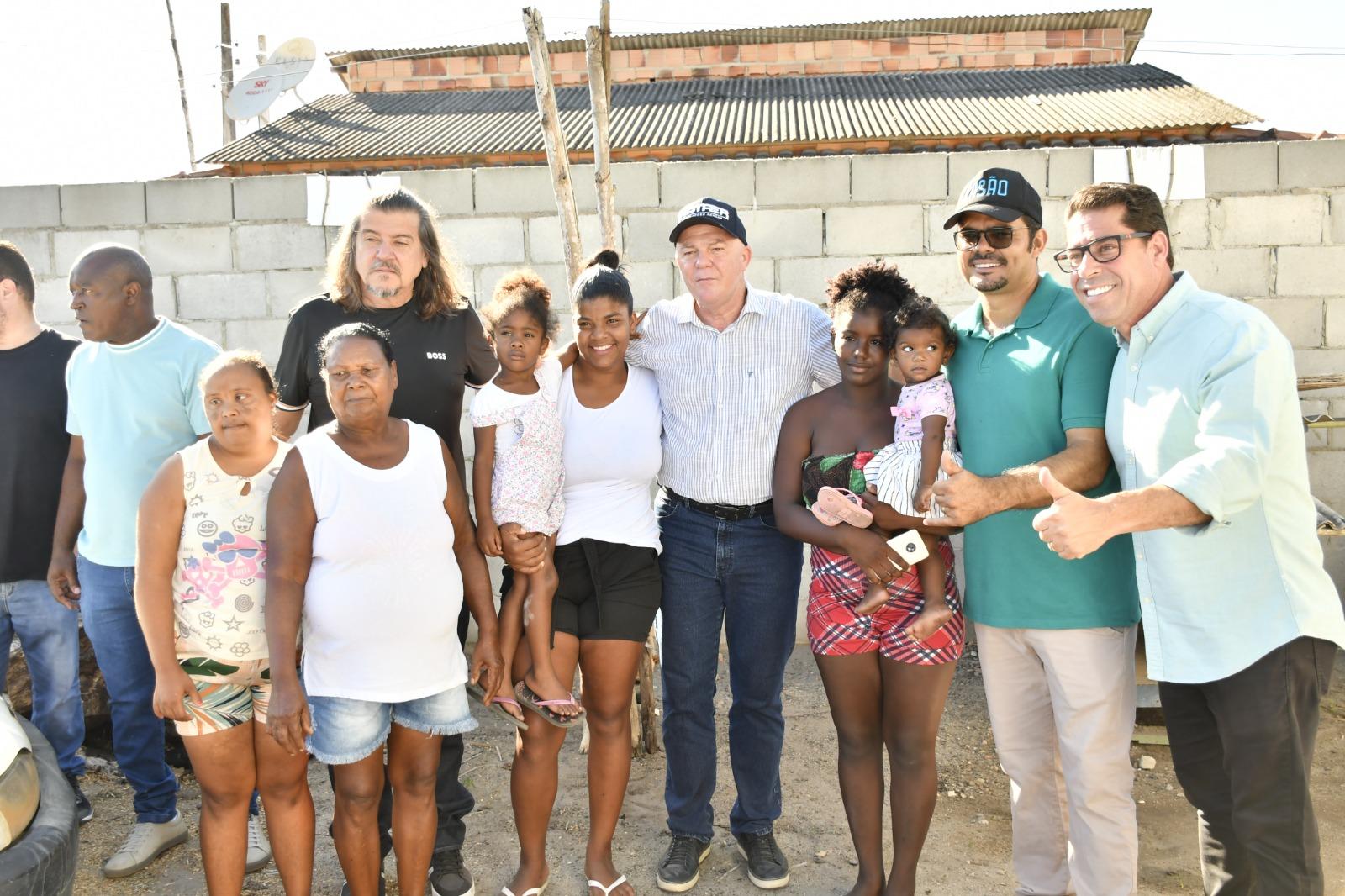 Obras no campo e na cidade: na gestão Daniel Santana, comunidade de Paulista tem todas as ruas calçadas