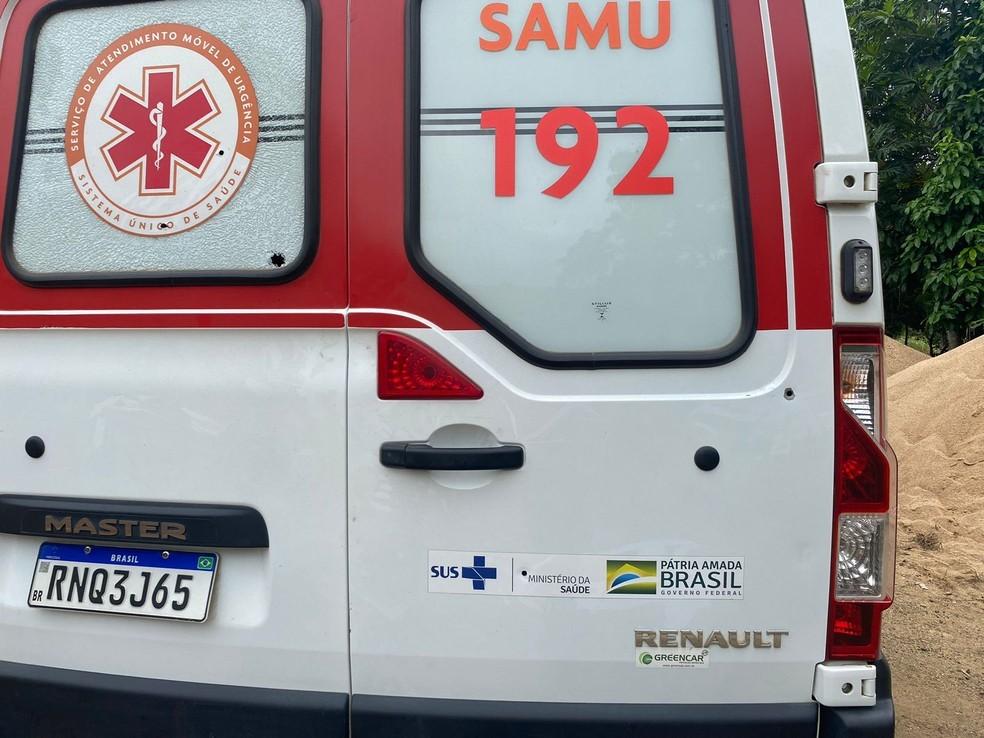 Ambulância é baleada e tem os pneus furados no ES; paciente foi atingido, tentou fugir, mas acabou morrendo