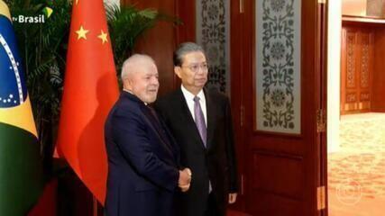 Após viagem à China, Lula chega aos Emirados Árabes