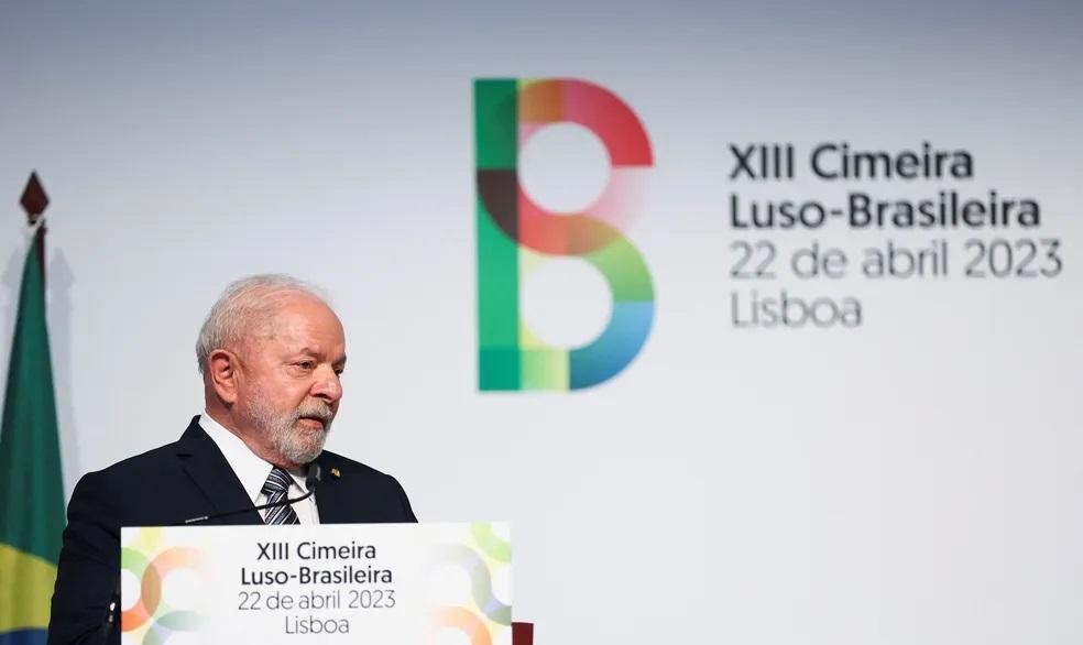 Lula assina acordos com Portugal e promete empenho por aliança entre União Europeia e Mercosul