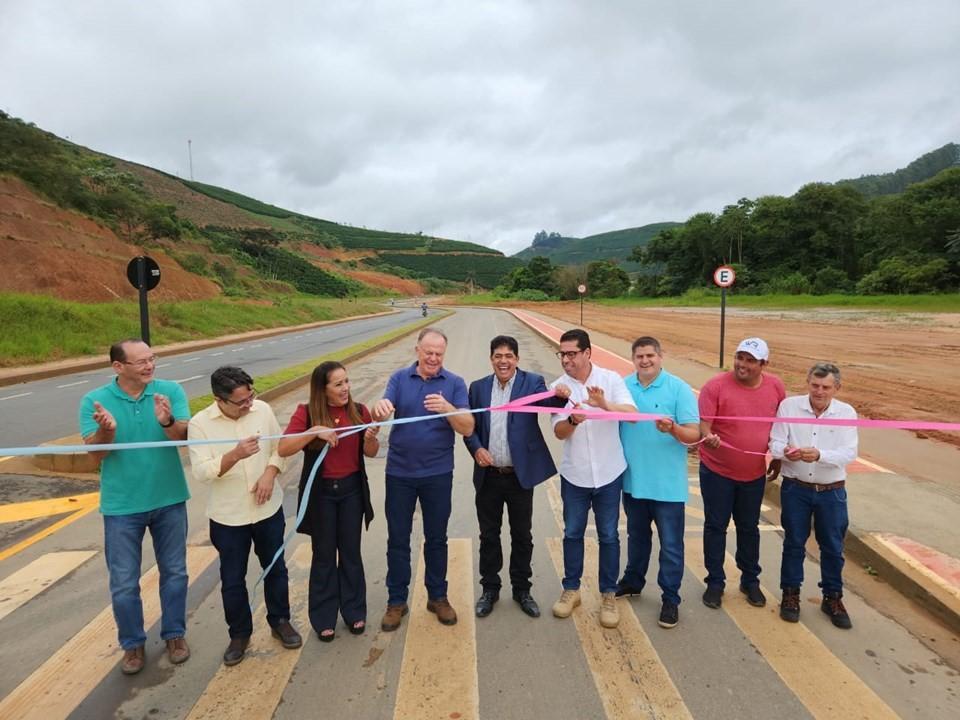 Casagrande inaugura obras de pavimentação asfáltica em Brejetuba, ES