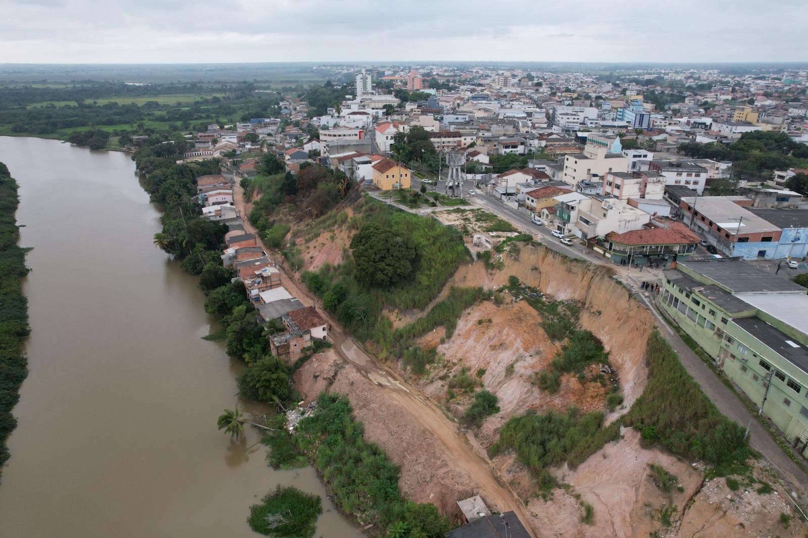 Sondagem para estudo de solo para obra de contenção na Ladeira do Besouro, em São Mateus, começou nesta sexta-feira (12)