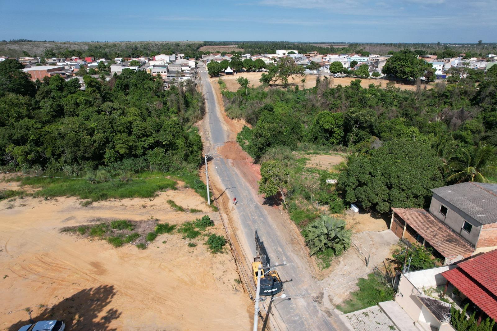 Daniel Santana assina ordem de serviço e dá início imediato às obras de pavimentação e revitalização da Ladeira da Cohab, em São Mateus, ES