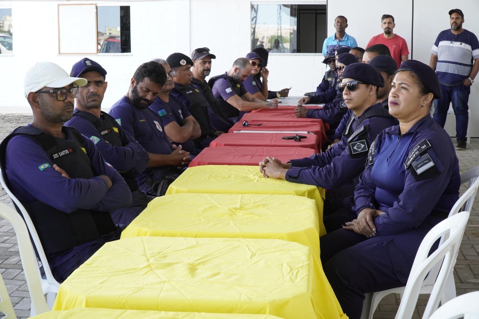 Comandante do Corpo de Bombeiros do ES é recebido por Daniel e faz preleção para a guarda municipal