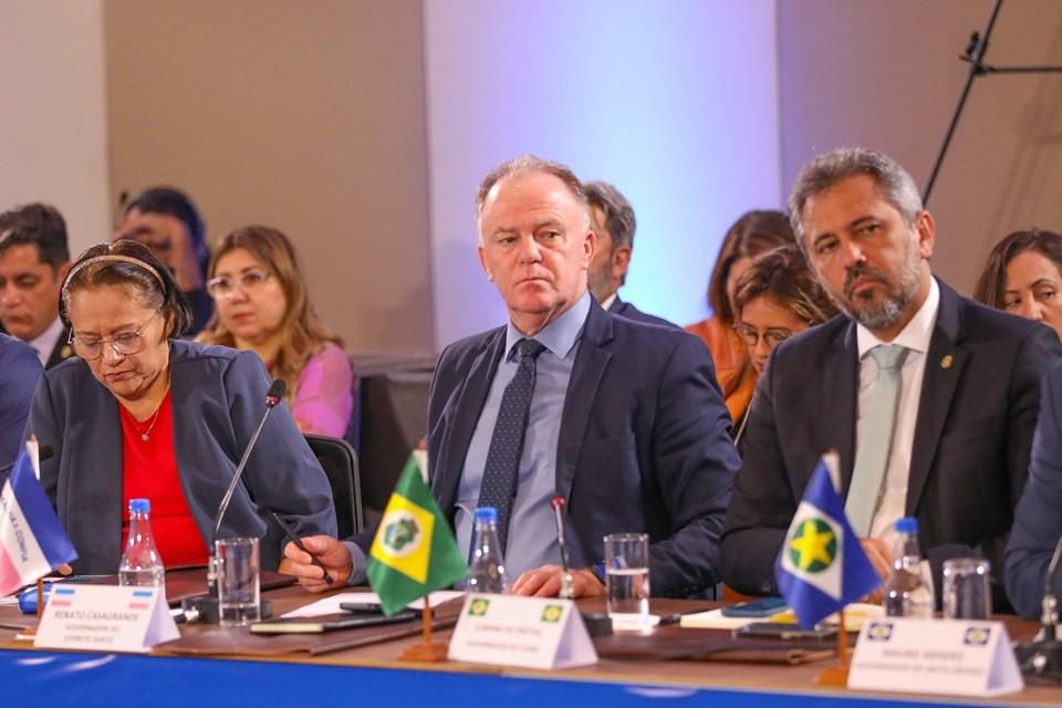 Casagrande debate reforma tributária durante encontro do Fórum dos Governadores