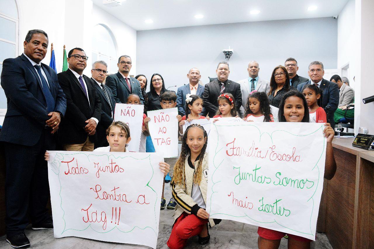 Vereadores apoiam luta para impedir fechamento da Escola Egidio Bordoni, em São Mateus, ES