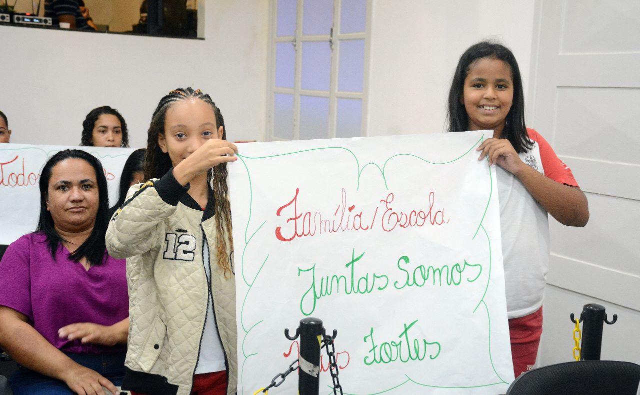 Vereadores apoiam luta para impedir fechamento da Escola Egidio Bordoni, em São Mateus, ES