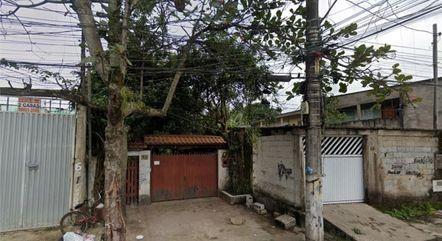 Homem é encontrado morto com mãos amarradas e pano na cabeça dentro de casa