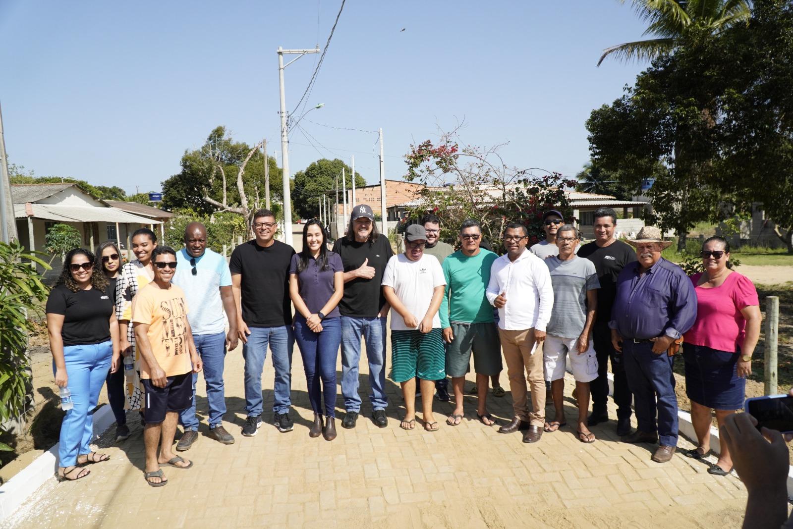 Mais de R$ 3,2 milhões em infraestrutura no campo: Daniel entrega calçamentos na região do Nativo, em São Mateus, ES