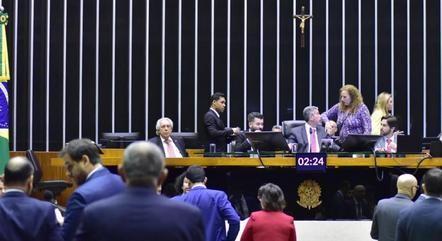 Auxílio-moradia, gasolina e viagens: benefícios a deputadosfederais custaram R$ 123,8 milhões em 2023