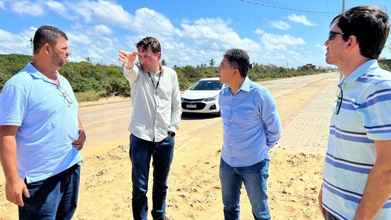 Casagrande atende reivindicação e autoriza estudos e contratação de obras para conter erosão nas praias de Conceição da Barra, ES