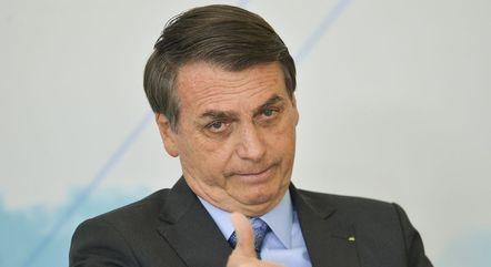 Bolsonaro volta a Brasília e se recupera de cirurgias feitas em SP, diz assessor