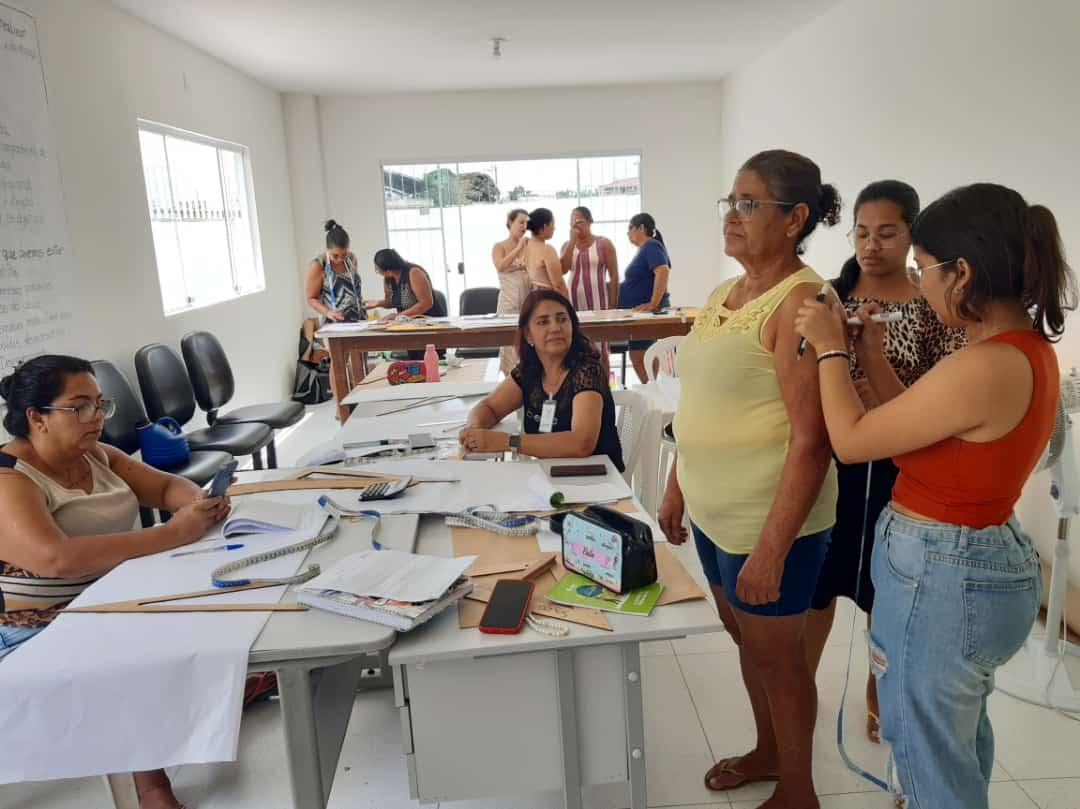 Curso de corte e costura já está acontecendo em Braço do Rio, em Conceição da Barra, ES