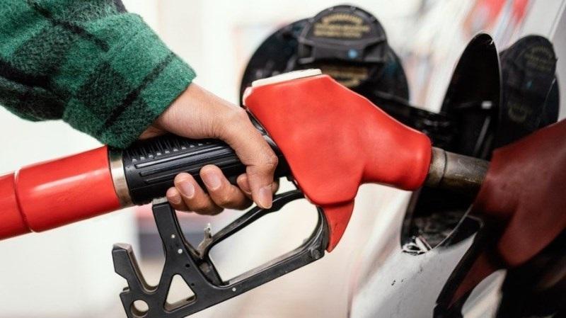 Petrobras reduz preço da gasolina e aumenta o do diesel