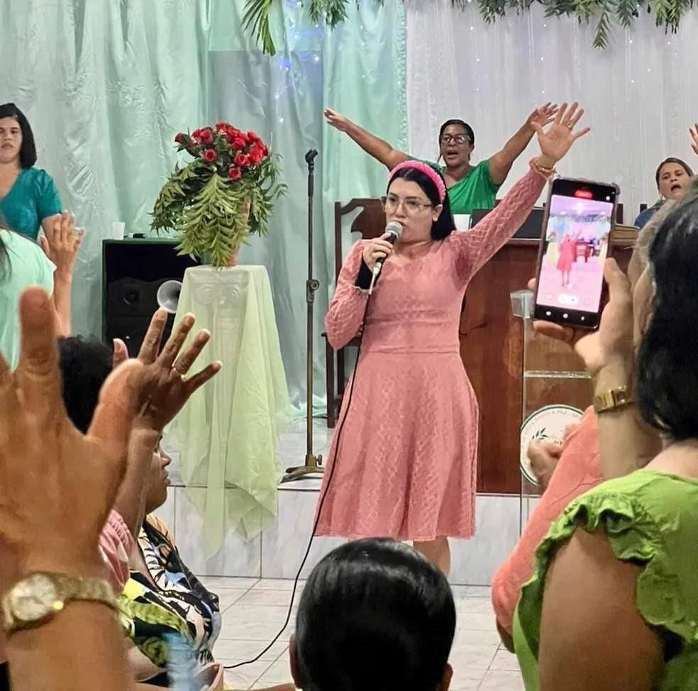 Corpo da cantora gospel Sara Mariano é encontrado carbonizado