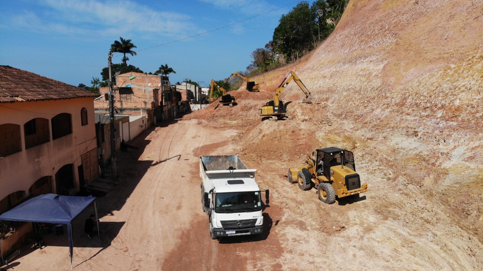 Contenção de encosta na Ladeira do Besouro: Condições climáticas favorecem o bom andamento dos trabalhos em São Mateus, ES