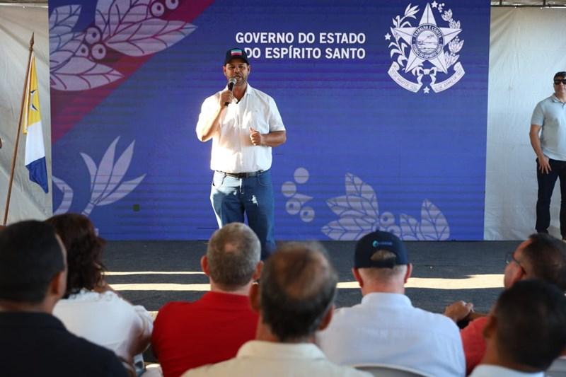 Casagrande anuncia retomada das obras de escola em Conceição da Barra, ES