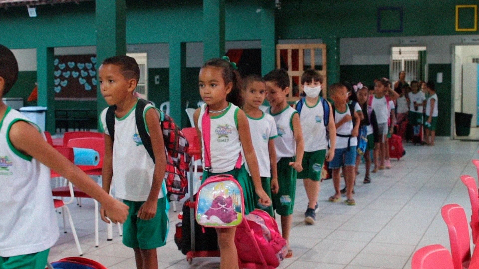 Prefeito Bruno Araújo anuncia compra de sistema de climatização para escolas de Pedro Canário, ES