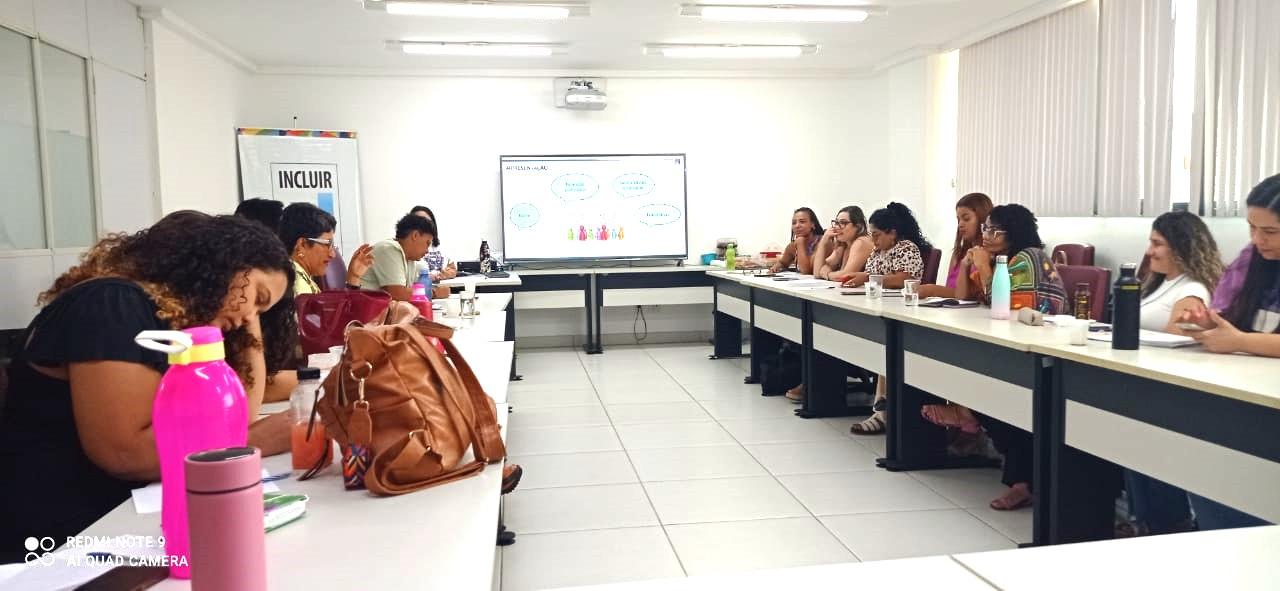 Equipes PAIF dos CRAS de Conceição da Barra participam de treinamento na Setades, em Vitória, ES