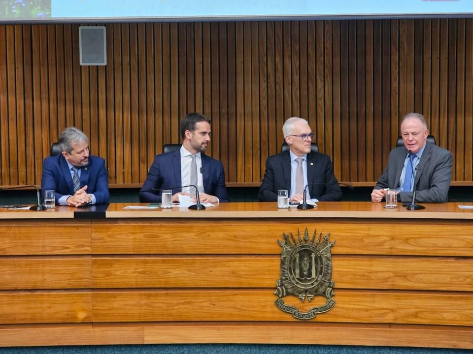 Casagrande participa de seminário sobre mudanças climáticas no Rio Grande do Sul