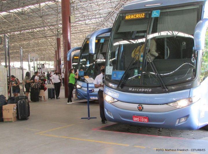 Idosos de Conceição da Barra no ES já podem viajar de graça nos ônibus intermunicipais do ES