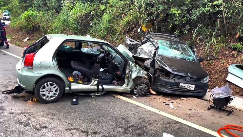 Grave acidente na BR-262 deixa dois mortos e feridos na BR-262, no ES