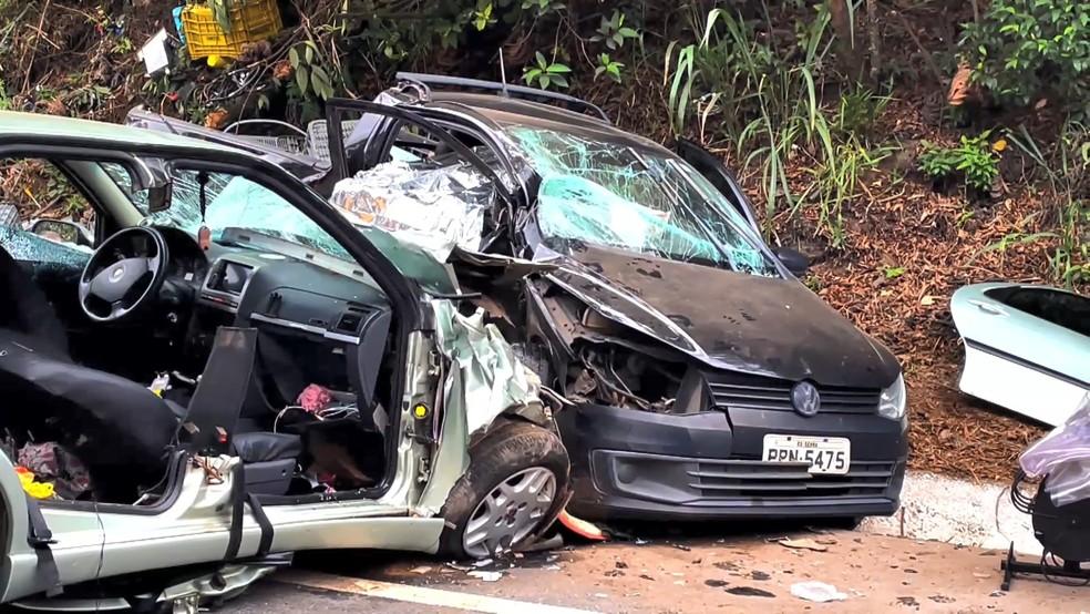 Grave acidente na BR-262 deixa dois mortos e feridos na BR-262, no ES