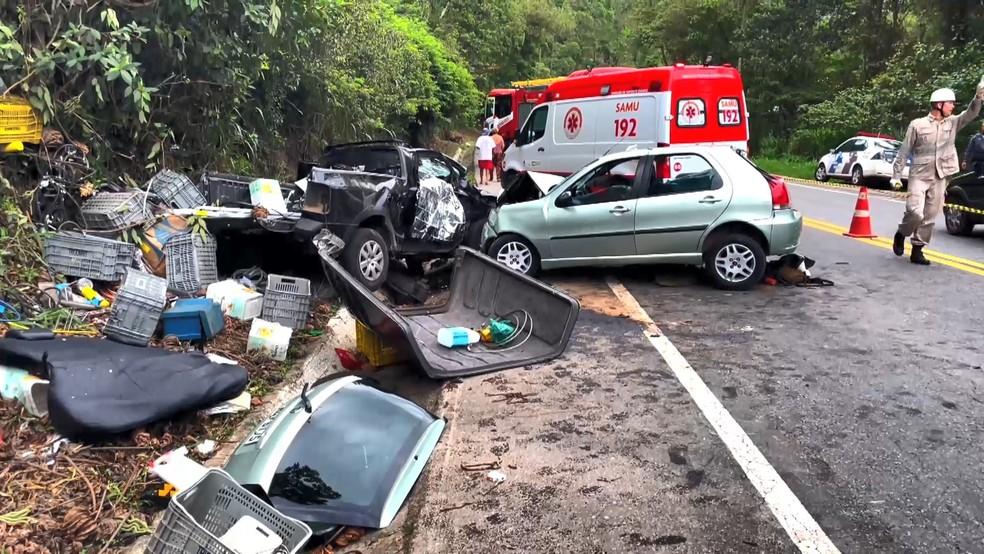 Grave acidente na BR-262 deixa dois mortos e feridos na BR-262, no ES