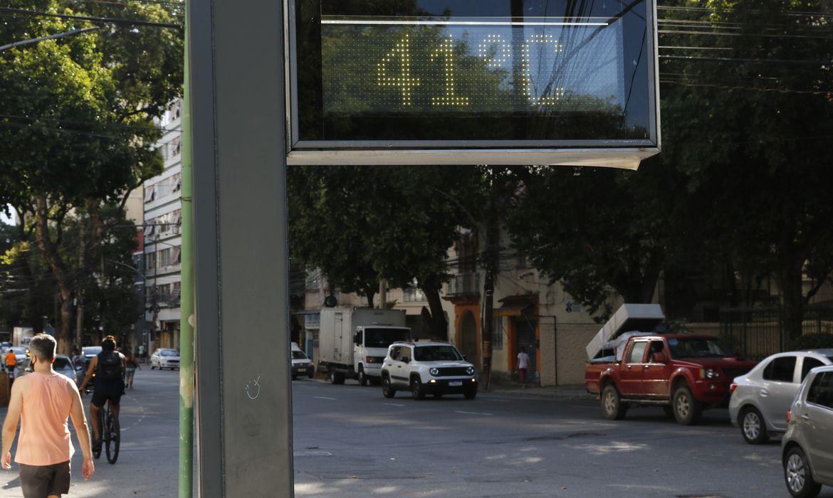 Nova onda de calor chega a vários estados e ao DF