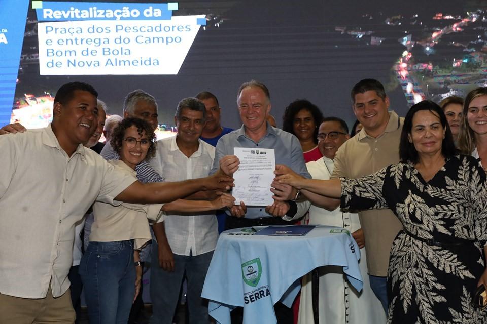 Governo do ES entrega campo Bom de Bola e autoriza desobstrução do Rio Reis Magos, na Serra