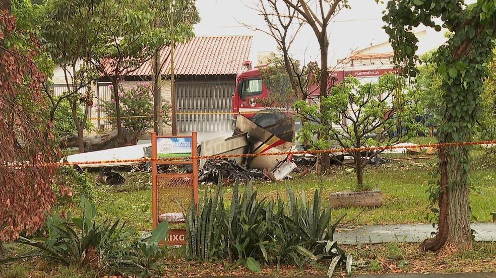 Veja o que já se sabe e quem são as pessoas que morreram na queda de avião monomotor em praça de Jaboticabal