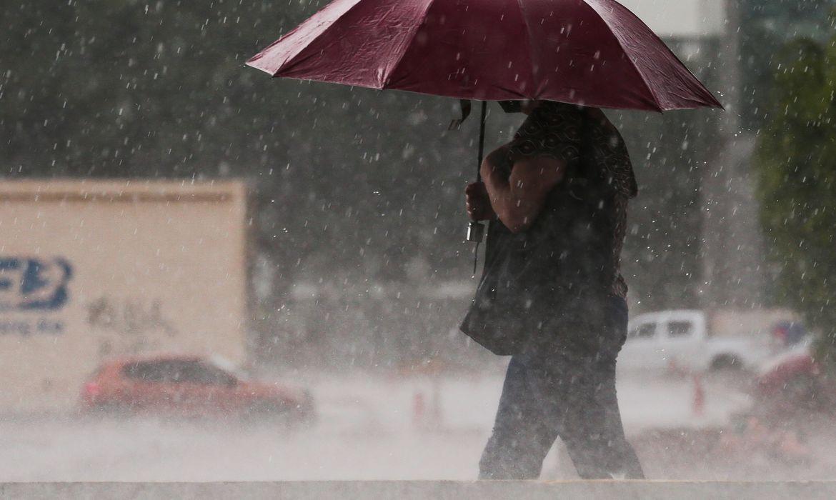 Estados do Sudeste podem registrar temporal até esta quarta-feira (27)