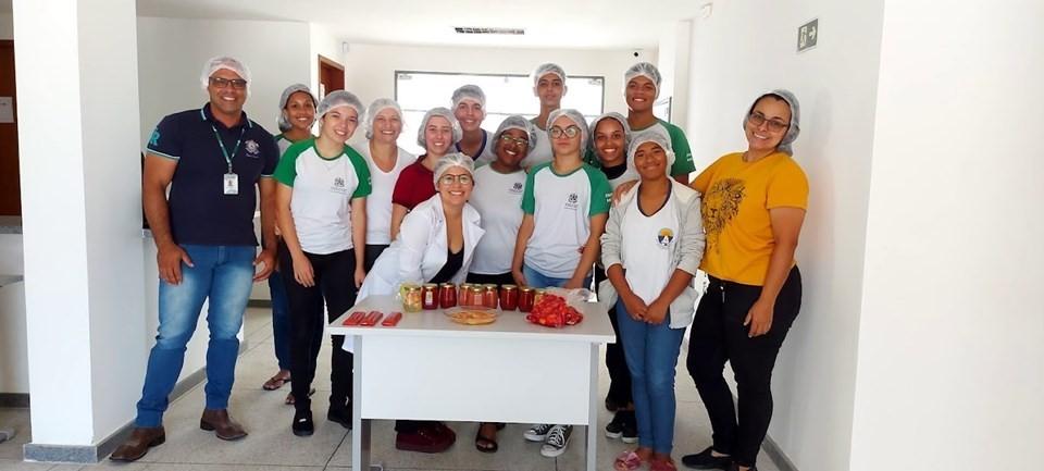 Incaper promove capacitação de alunos de curso técnico em Agropecuária de Conceição do Castelo, ES