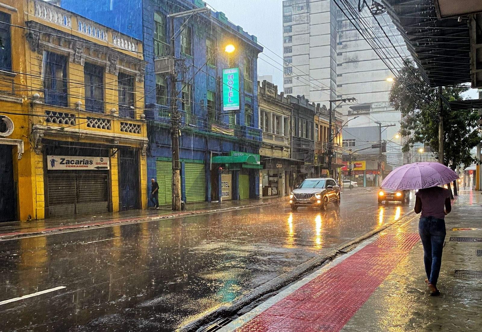 ES tem dois alertas de chuvas intensas e ventos de até 100 km/h; veja as cidades