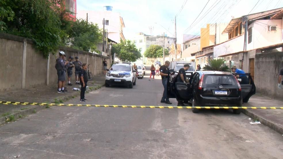 Dois corpos são encontrados dentro de carro, no ES; polícia suspeita de execução