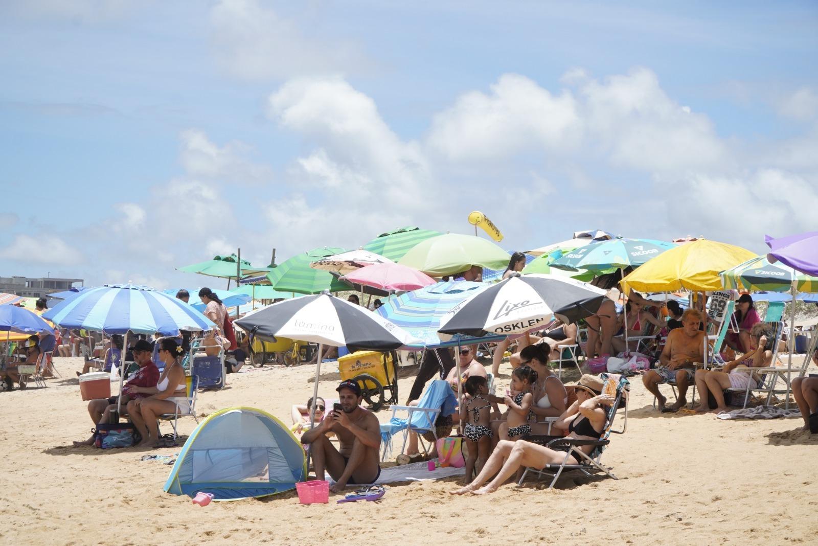 Verão em São Mateus no ES: sejam bem-vindos à praia de Guriri, uma das mais lindas, limpas e seguras do país