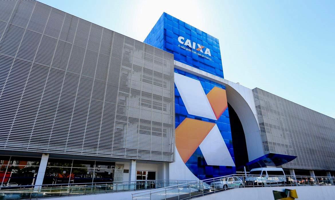 Caixa vai abrir concurso com mais de 4 mil vagas e salário de até R$ 14,9 mil