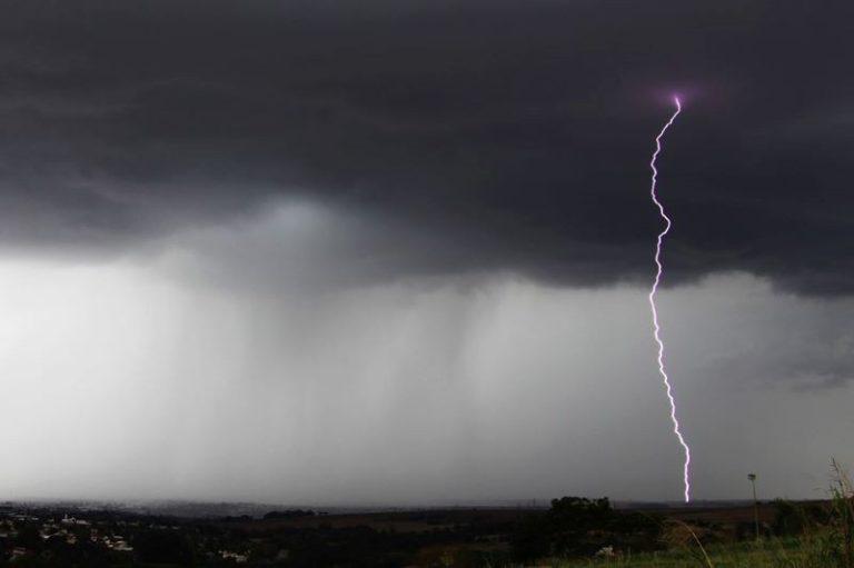 Tempo vai mudar no ES e final de semana será de temporal; veja previsão