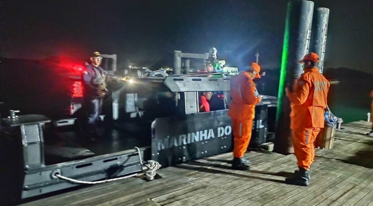 Barco naufraga e deixa ao menos 5 mortos na Baía de Todos-os-Santos