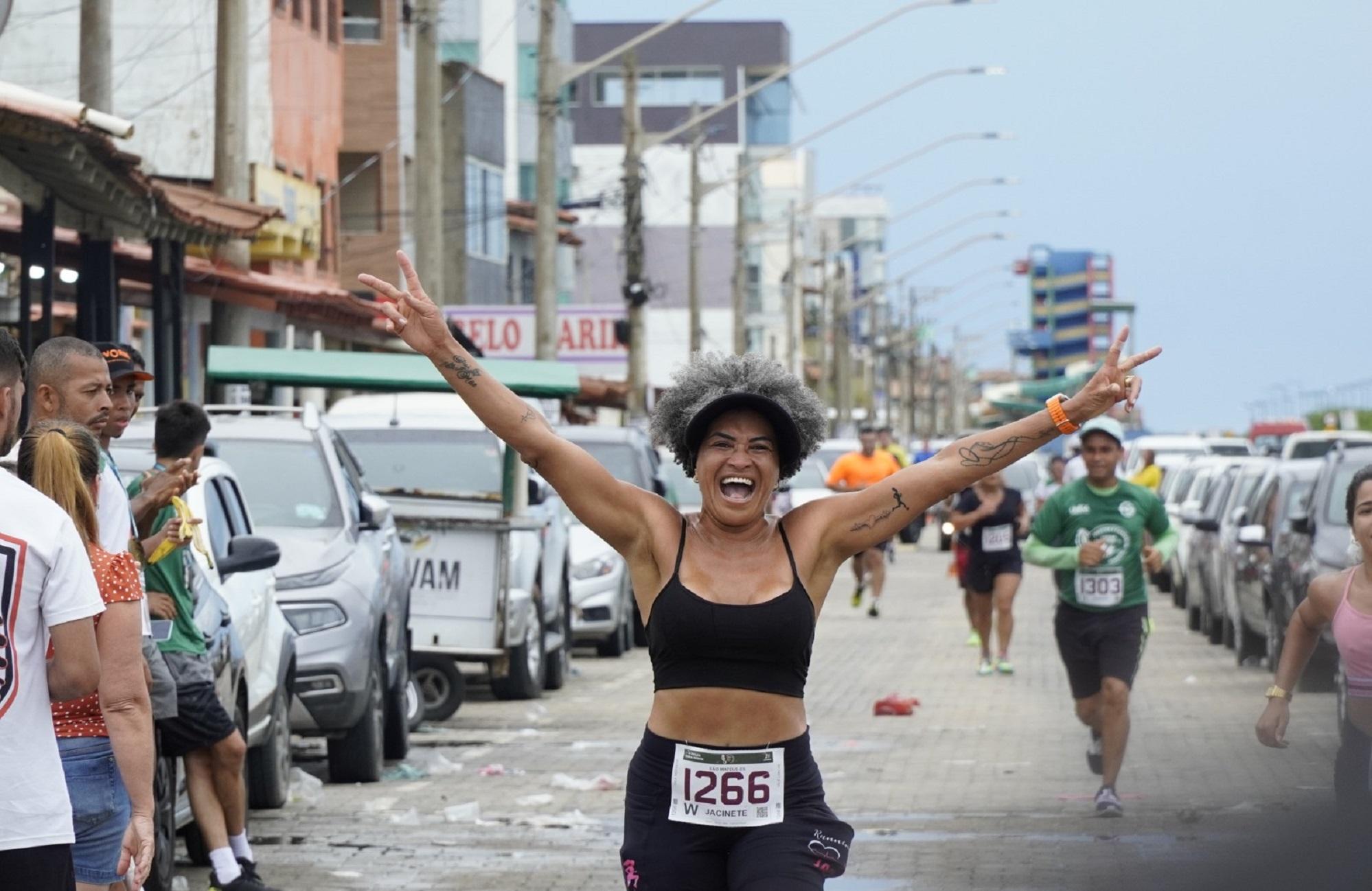 Corrida de rua em Guriri, São Mateus no ES: Mercio e Poliane garantem 500 pontos e saem na frente na primeira etapa da copa norte 2024