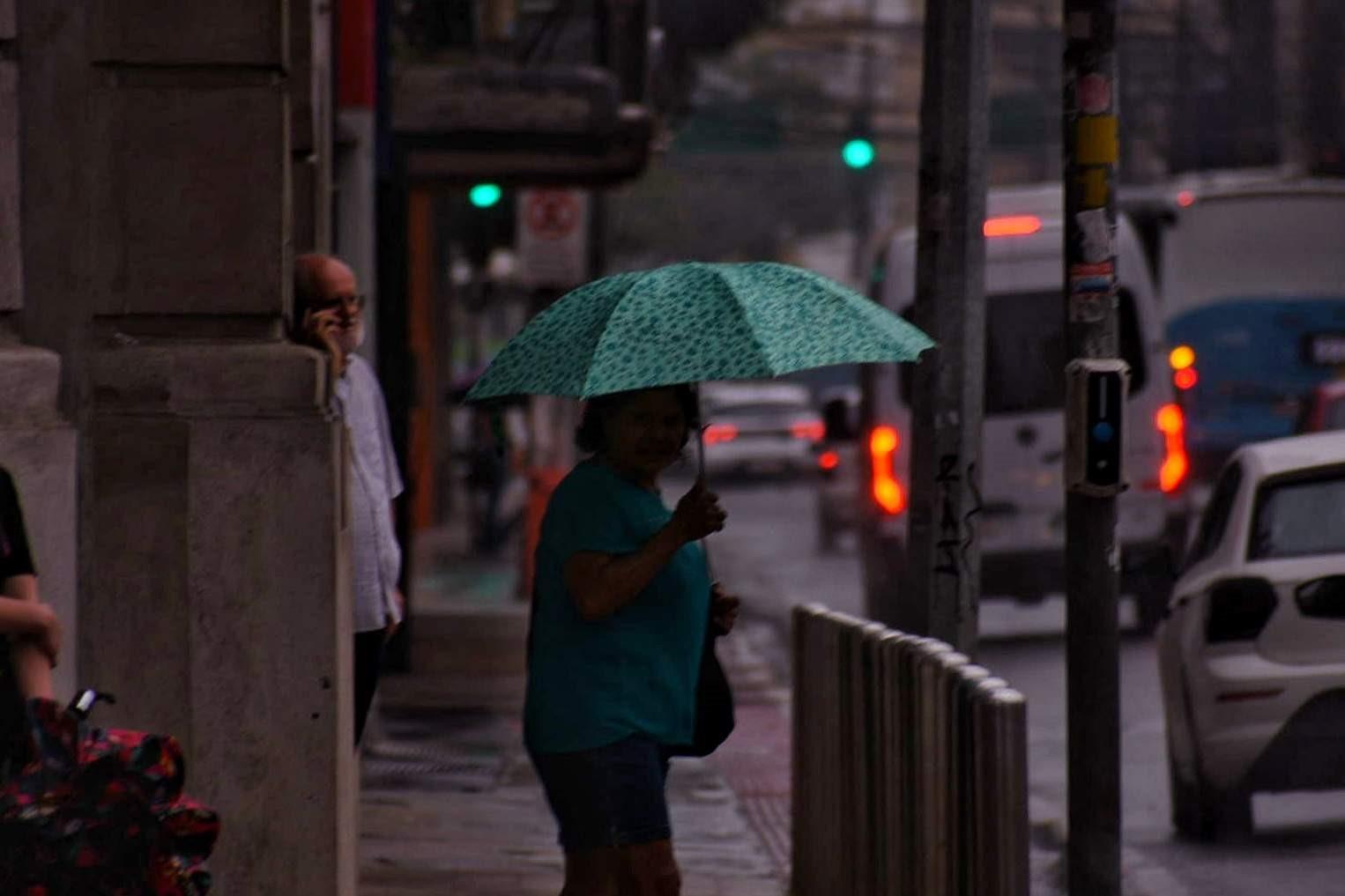 Espírito Santo recebe dois novos alertas para chuvas intensas até sábado (27)