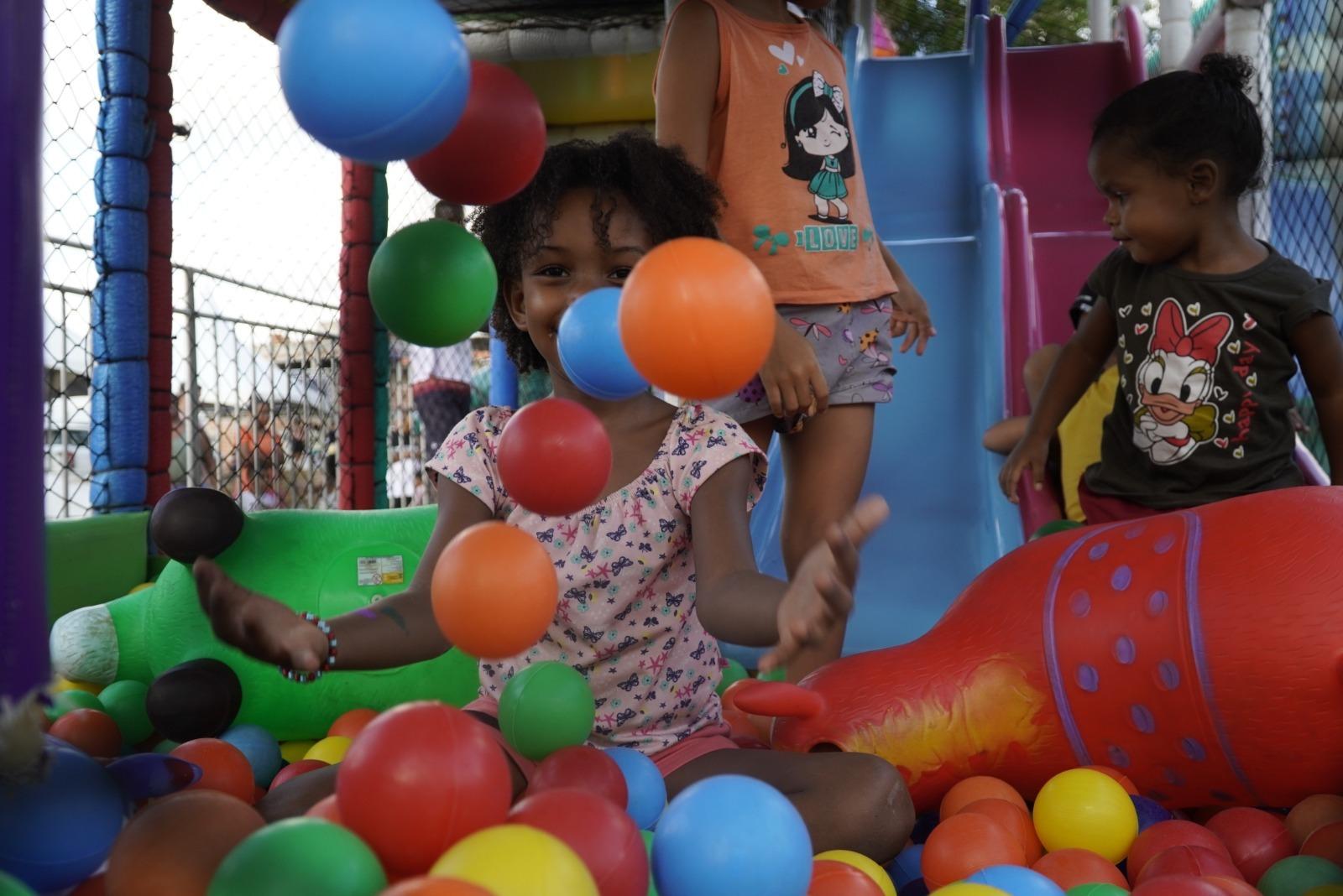 Folia mirim?, no Carnaval Guriri 2024, em São Mateus, ES, tem