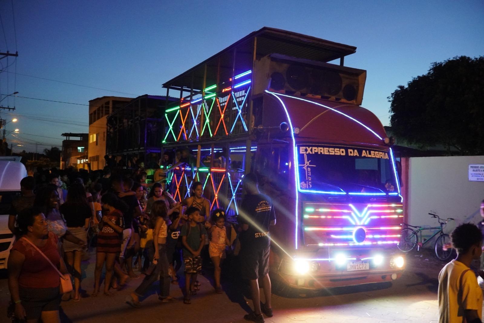 Folia mirim?, no Carnaval Guriri 2024, em São Mateus, ES, tem