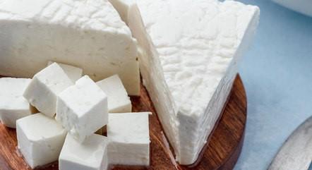 Surto de bactéria Listeria em queijos mata duas pessoas