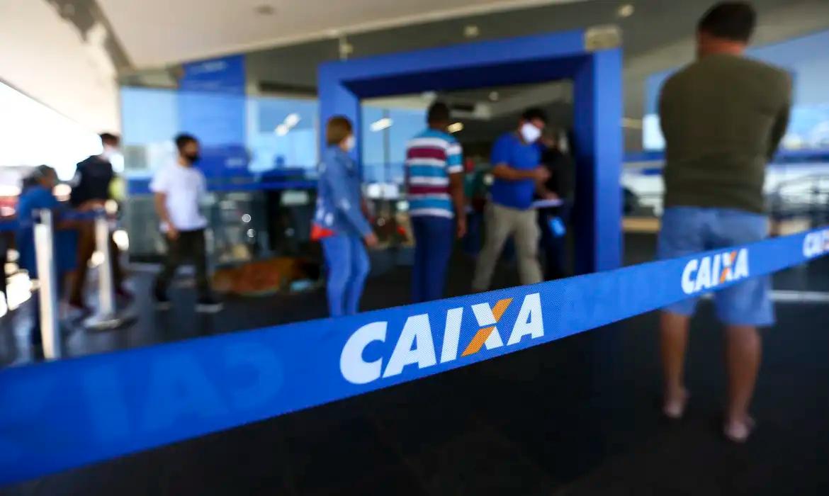 Caixa lança edital de concurso com 3,2 mil vagas para técnicos; salário inicial é de R$ 3.762