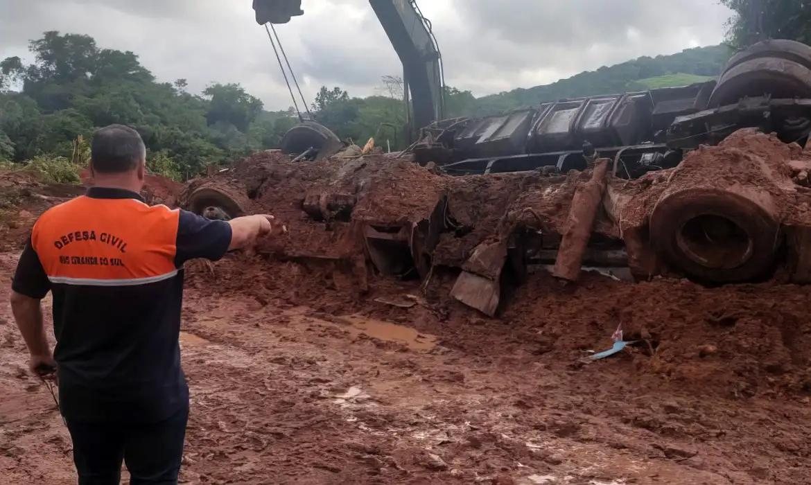 Bolsa Família antecipa pagamento para municípios do RS e Ibatiba, no ES