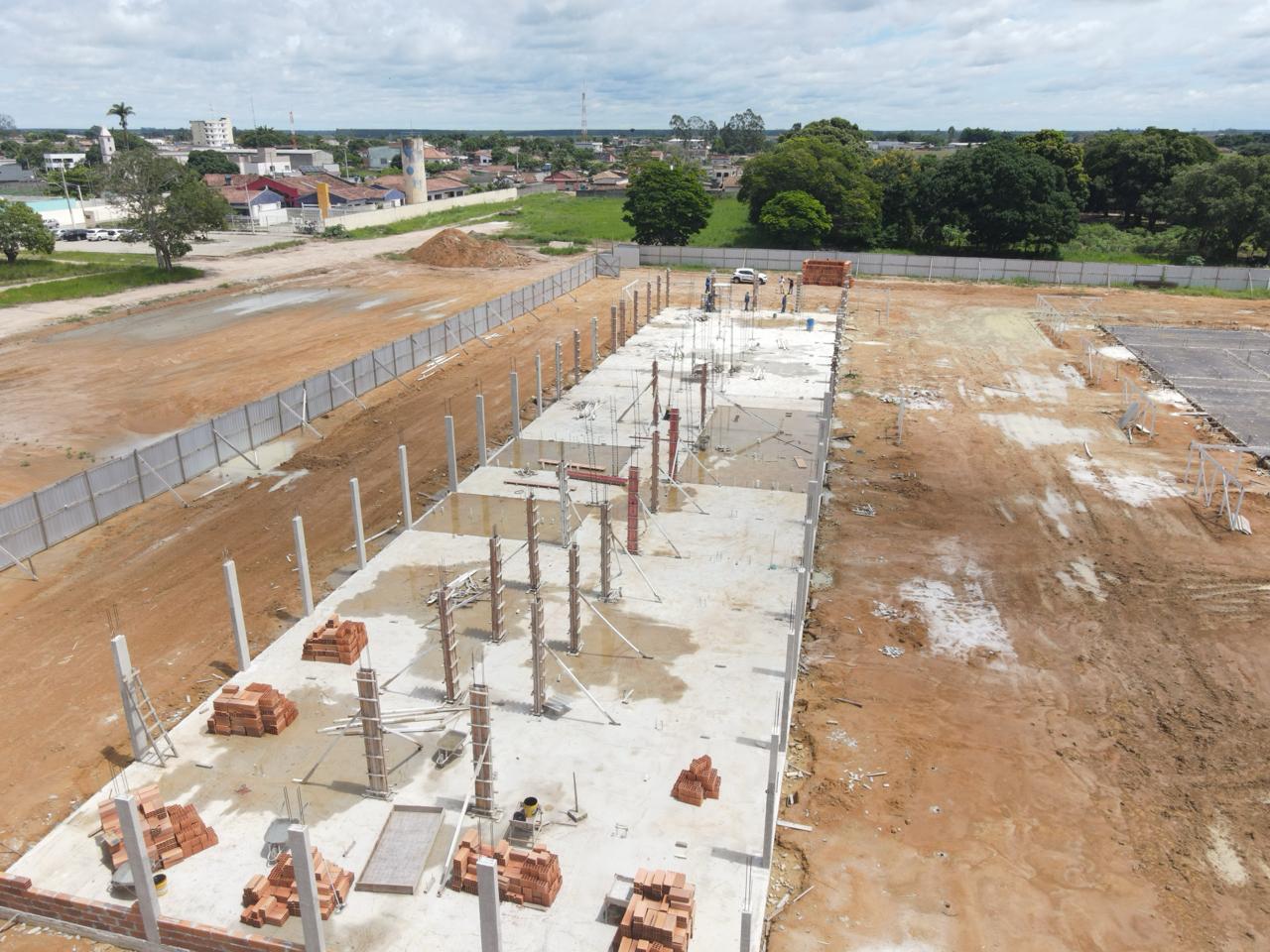 Autoridades realizam visita técnica no canteiro de obras do IFES em Pedro Canário