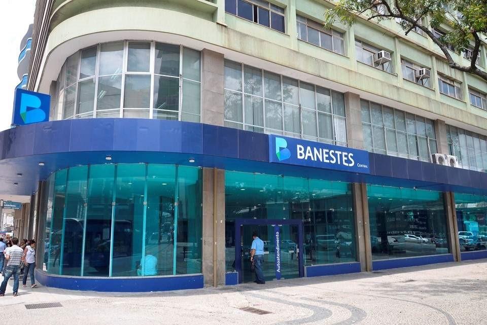 Banestes abre concurso com 538 vagas e salários de até R$ 5,3 mil