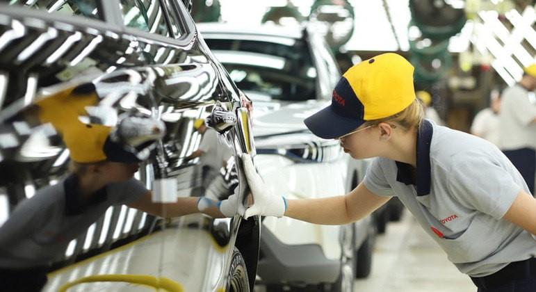 Toyota confirma investimentos de R$ 11 bilhões e anuncia 2.000 vagas de trabalho e novo carro no Brasil