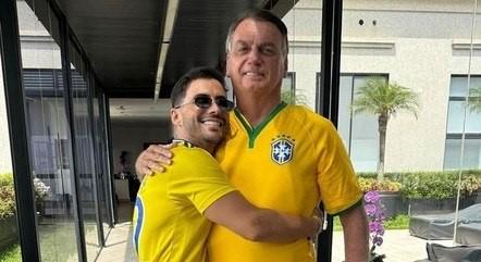 Perfume de Bolsonaro se esgota em menos de seis horas na pré-venda